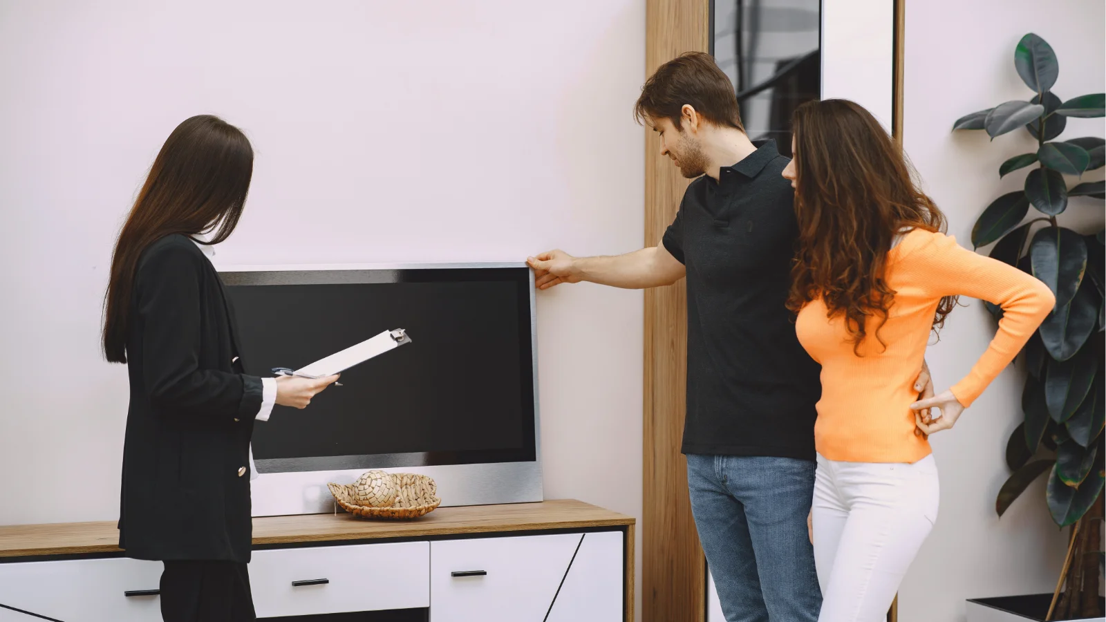 Couple shopping for television