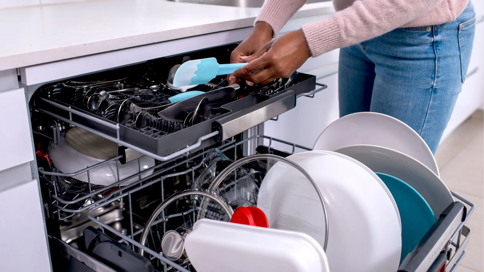 How Much Water a Dishwasher Uses